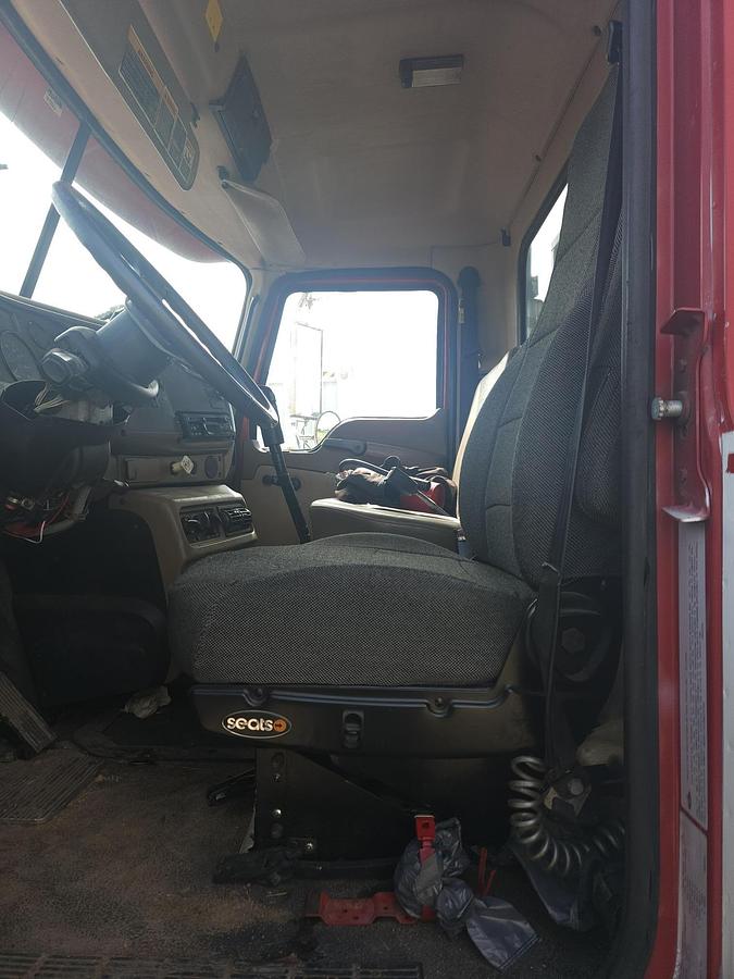 Used 2005 MACK  Granite CV713