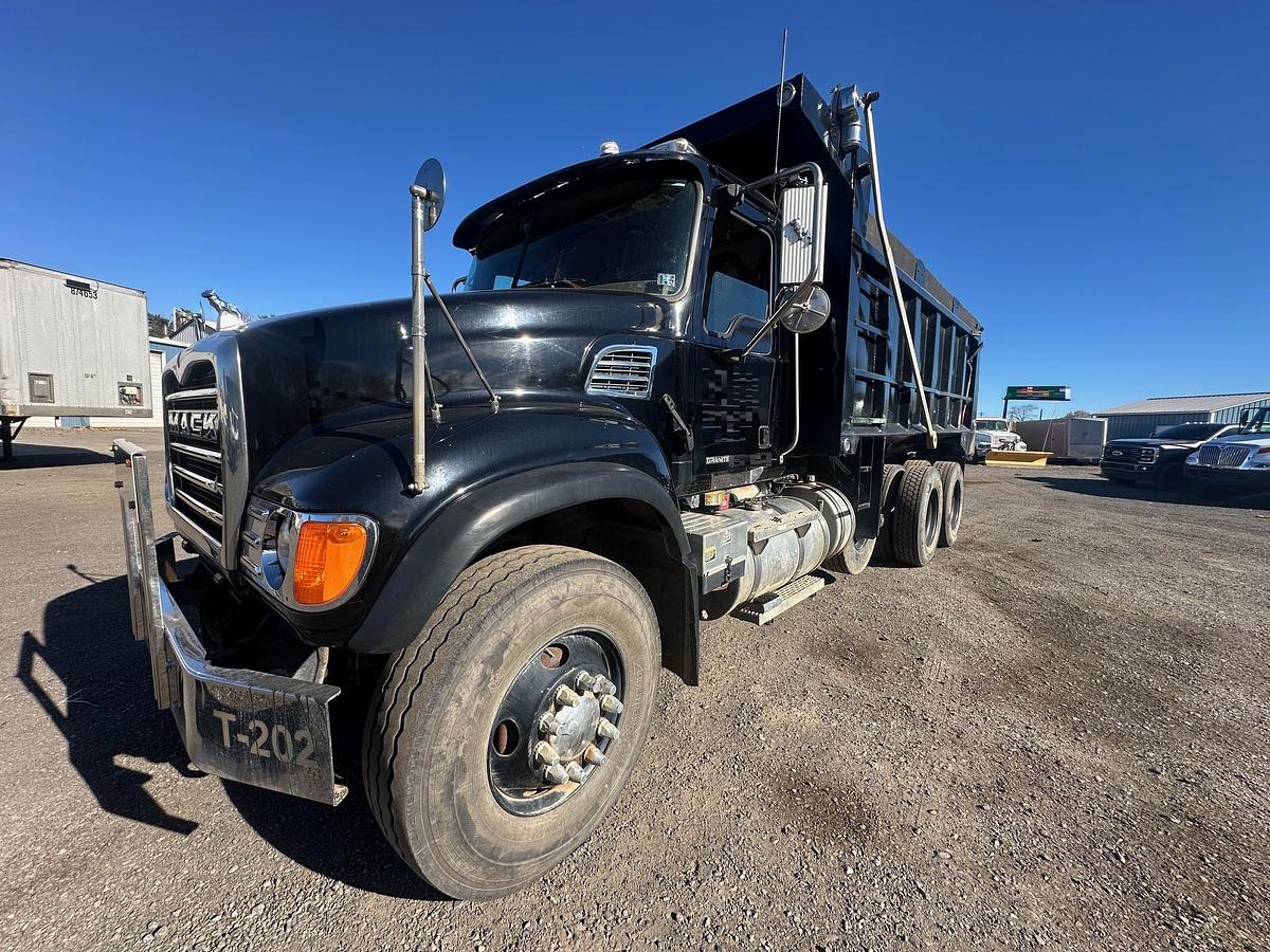 Used 2006 MACK Granite CV713