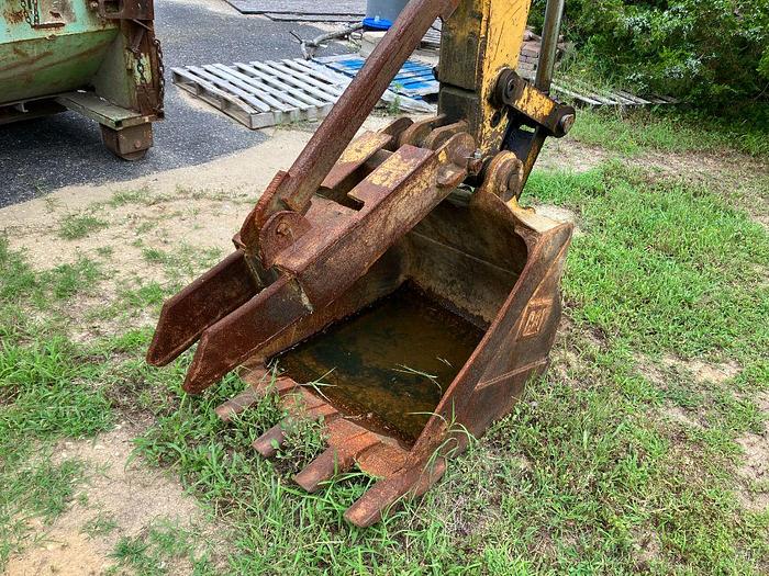 Used 1992 CATERPILLAR E70B