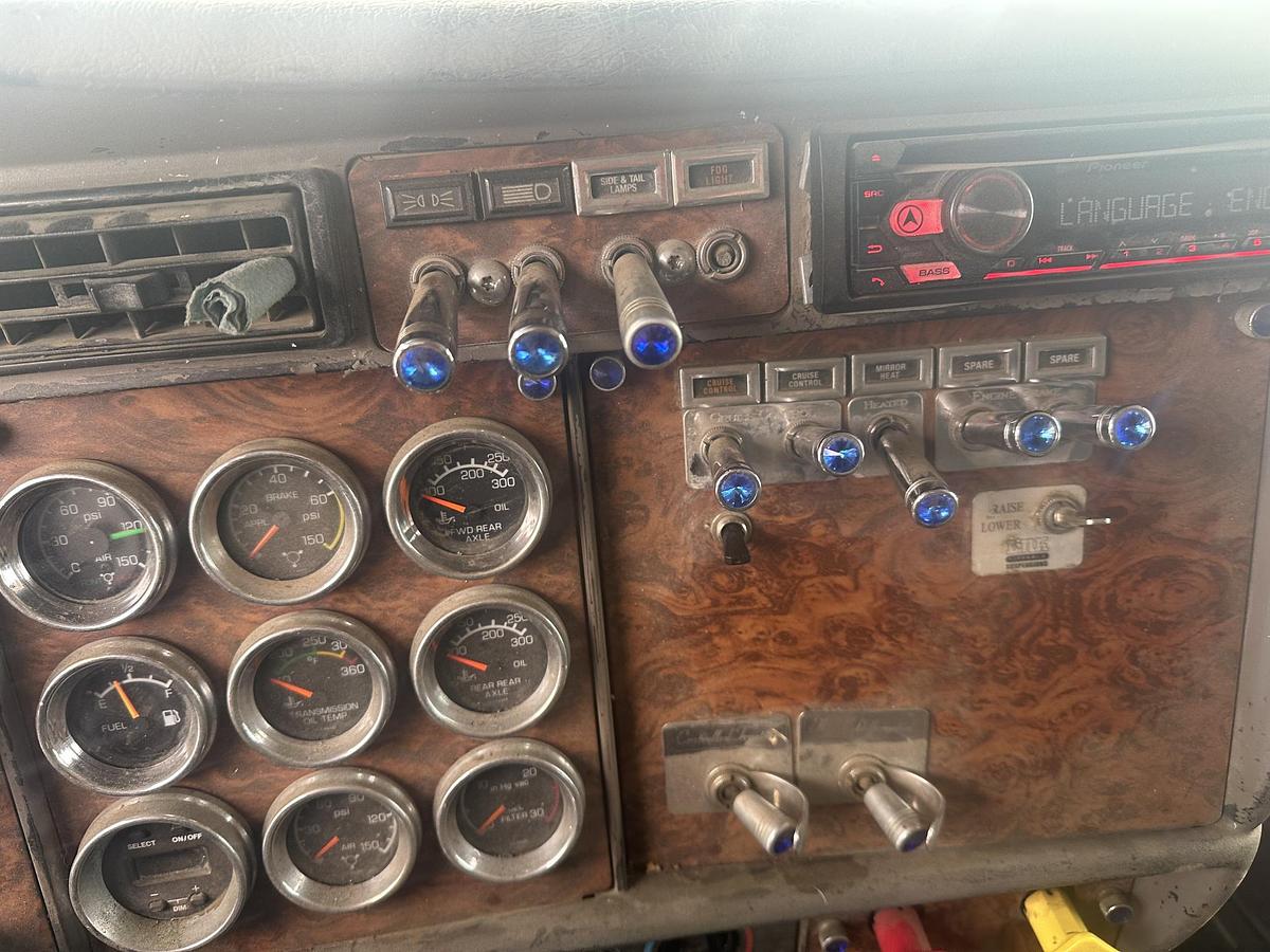 Used 2002 KENWORTH T800