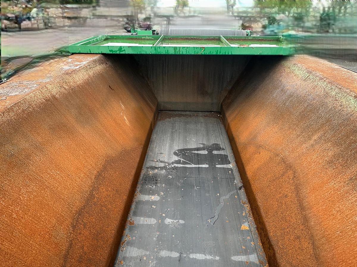 Used 2019 MCCLOSKEY 733RE