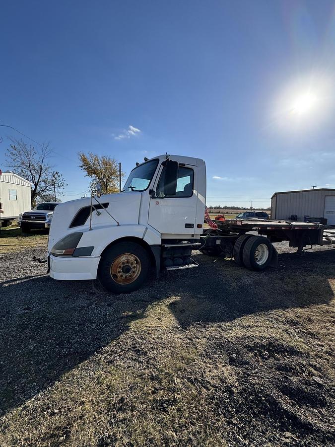 Used 2006 VOLVO VNL42T