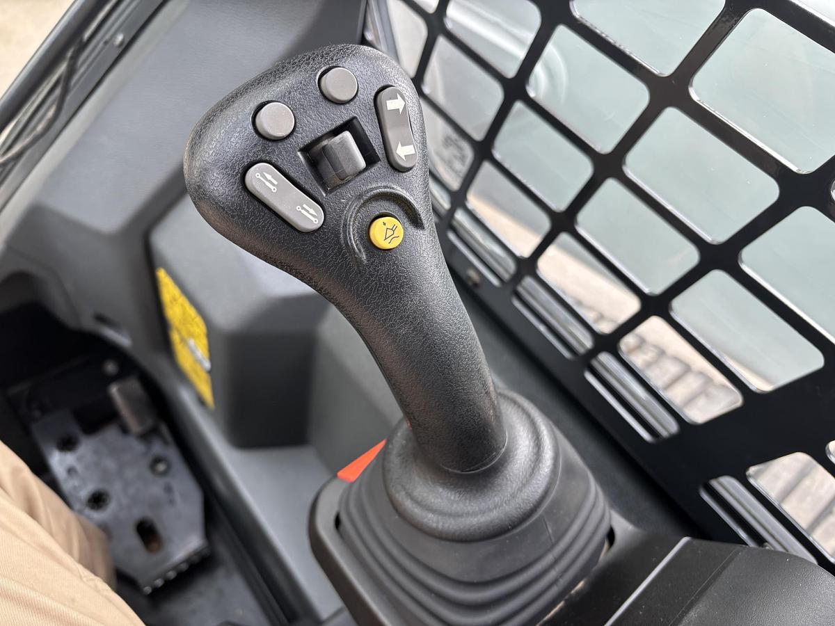 Used 2022 BOBCAT T76