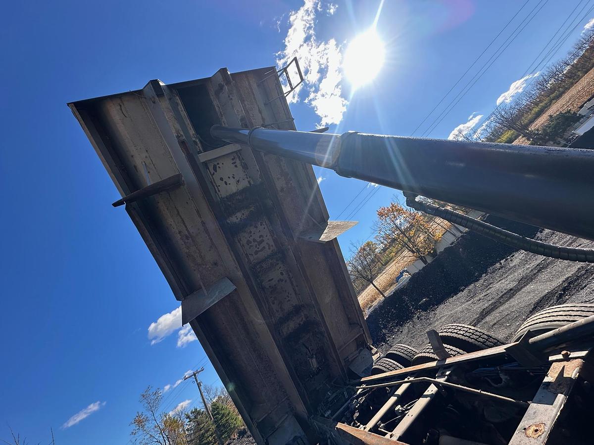 Used 2016 PETERBILT 365