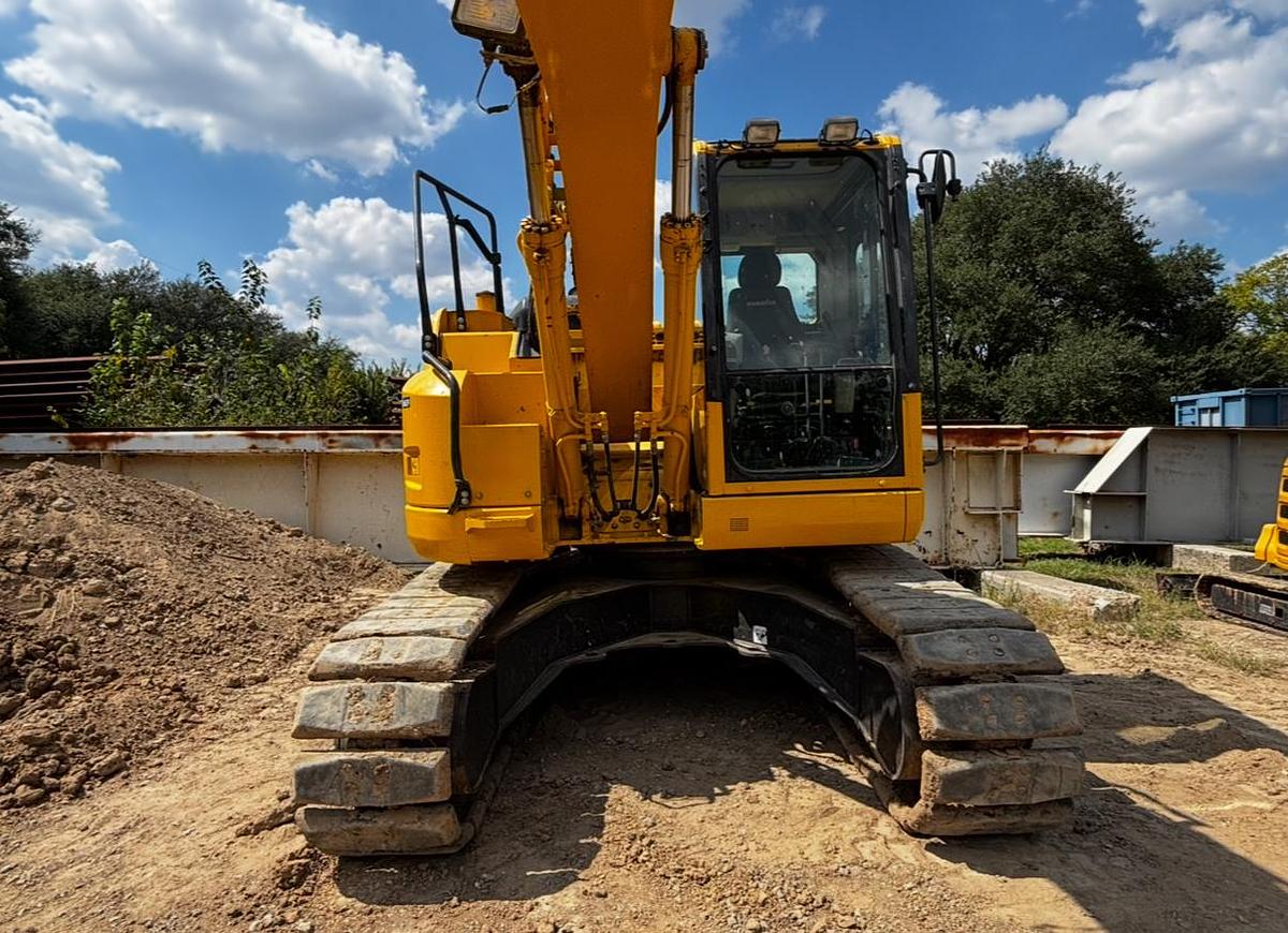 Used 2022 KOMATSU PC138USLC-11