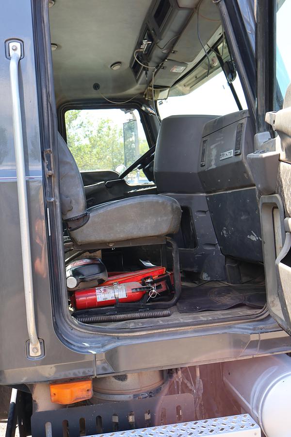 Used 2009 MACK Granite GU713