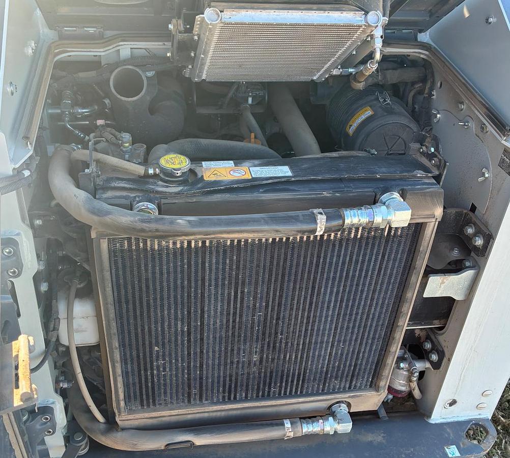 Used 2024 TAKEUCHI tl6r