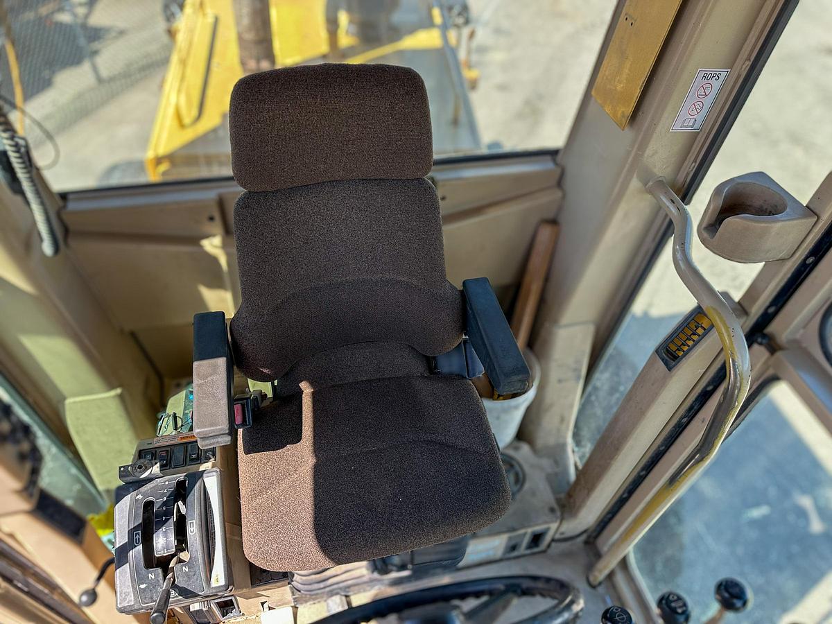Used 2000 CATERPILLAR 143H