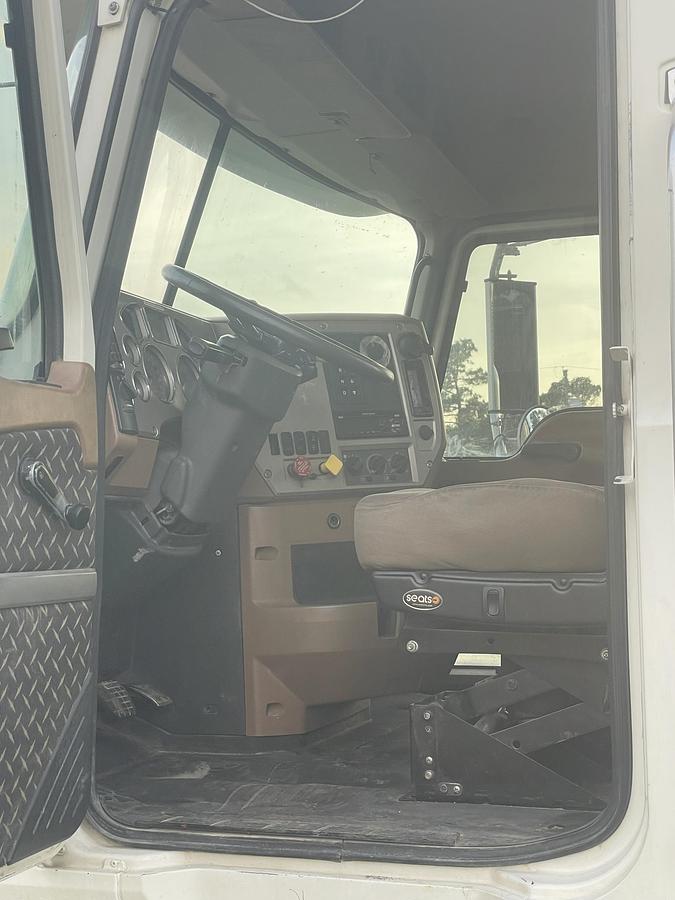 Used 2017 MACK Granite GU713