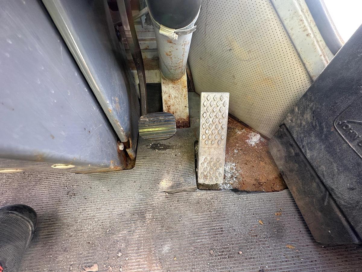 Used 1996 DEERE 444G