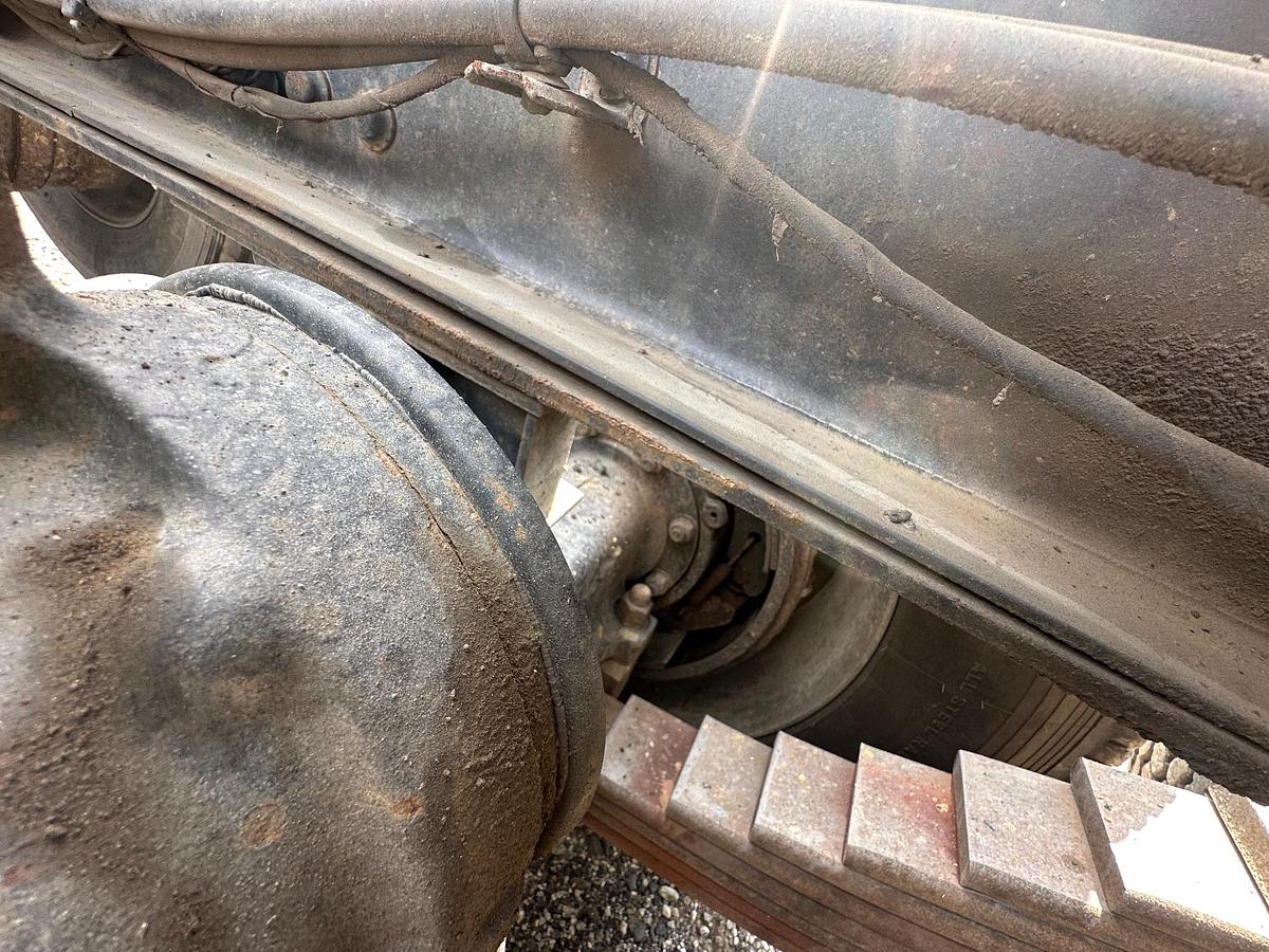 Used 2012 MACK Granite GU713