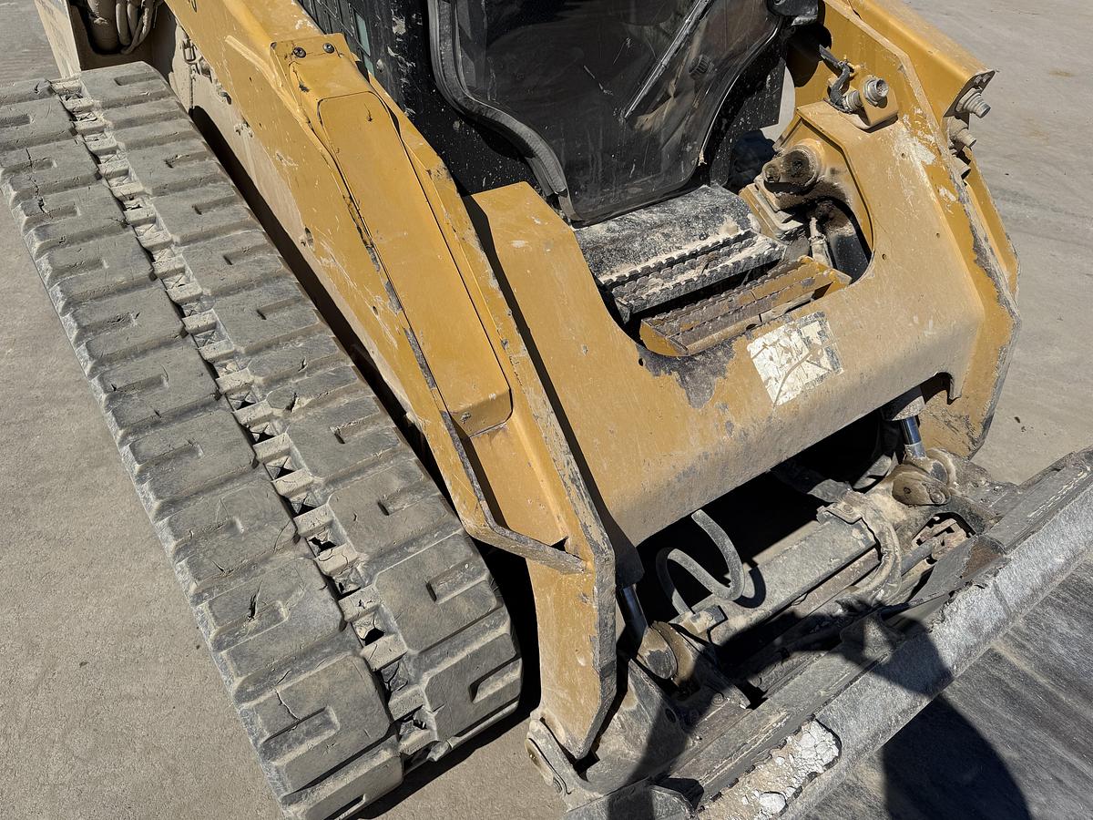Used 2017 CATERPILLAR 299D2