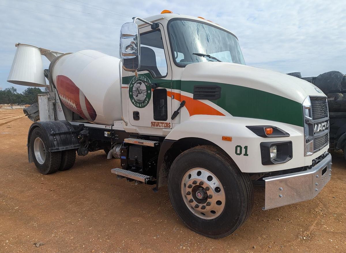 Used 2024 MACK MD