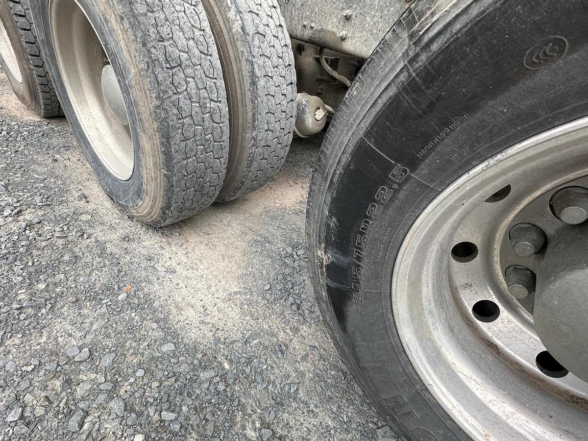 Used 1998 FORD 9500