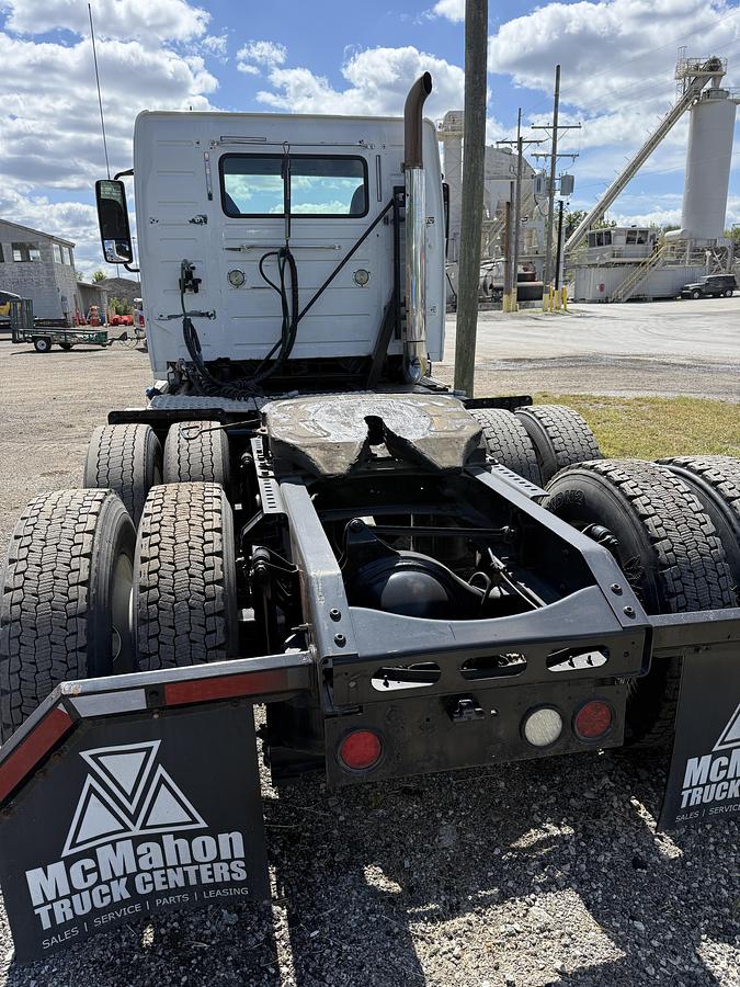 Used 2012 VOLVO VNL64T300