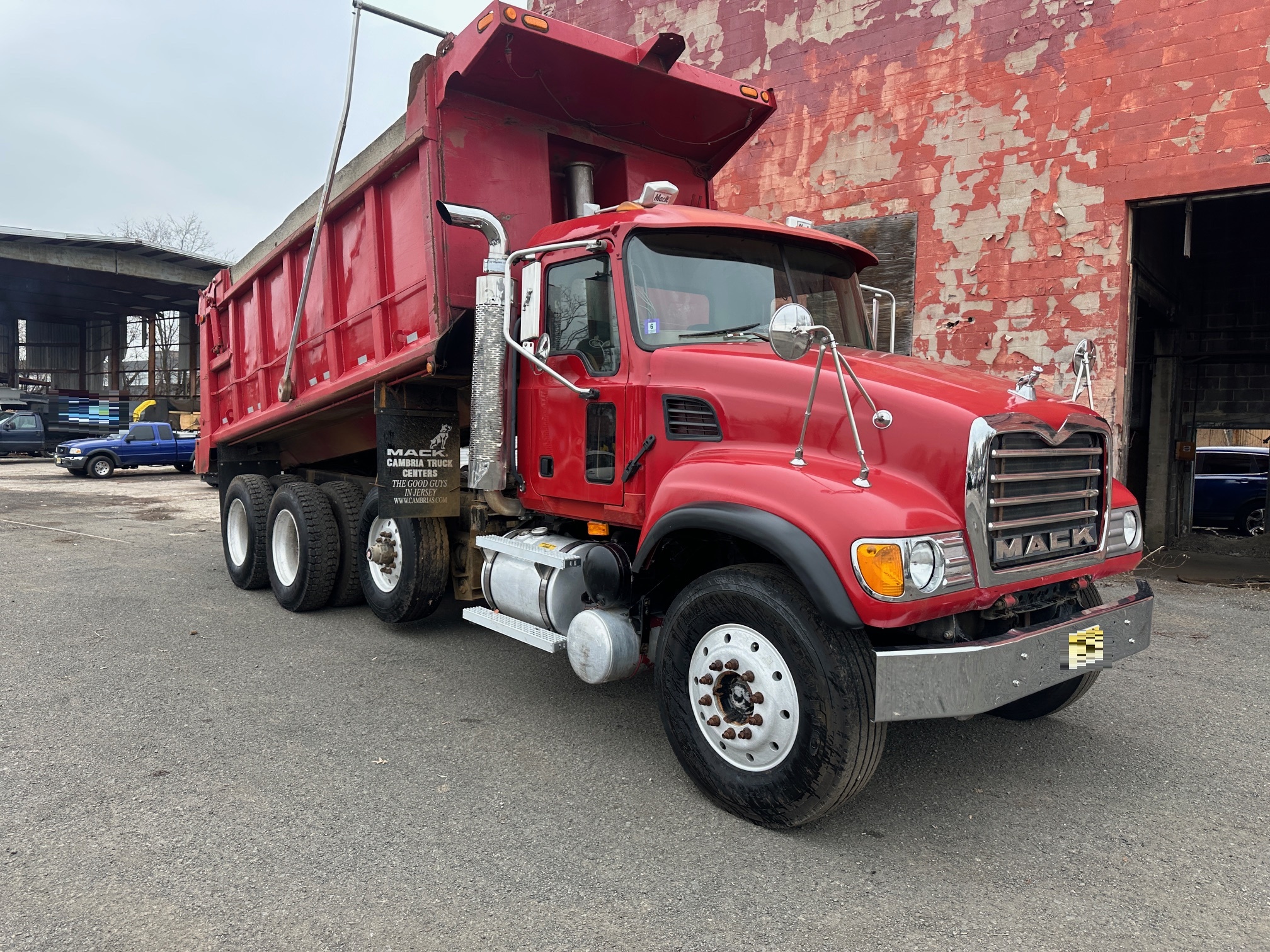Used 2005 MACK Granite CV713