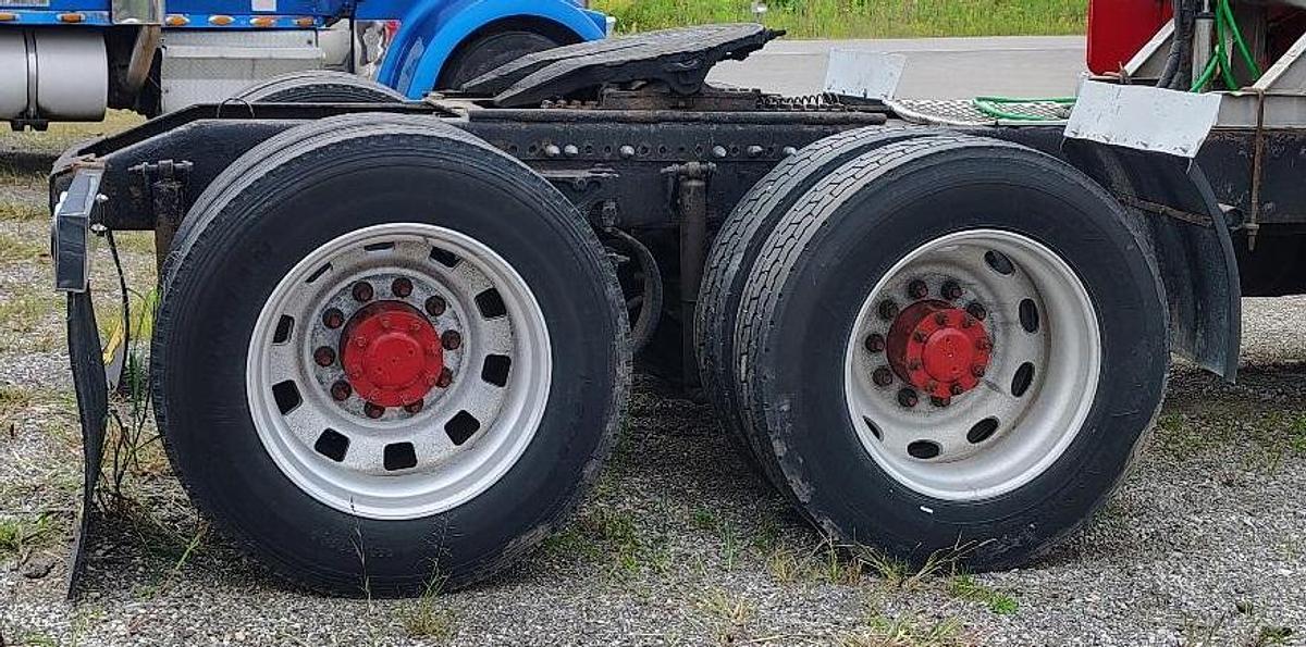 Used 2005 PETERBILT 379