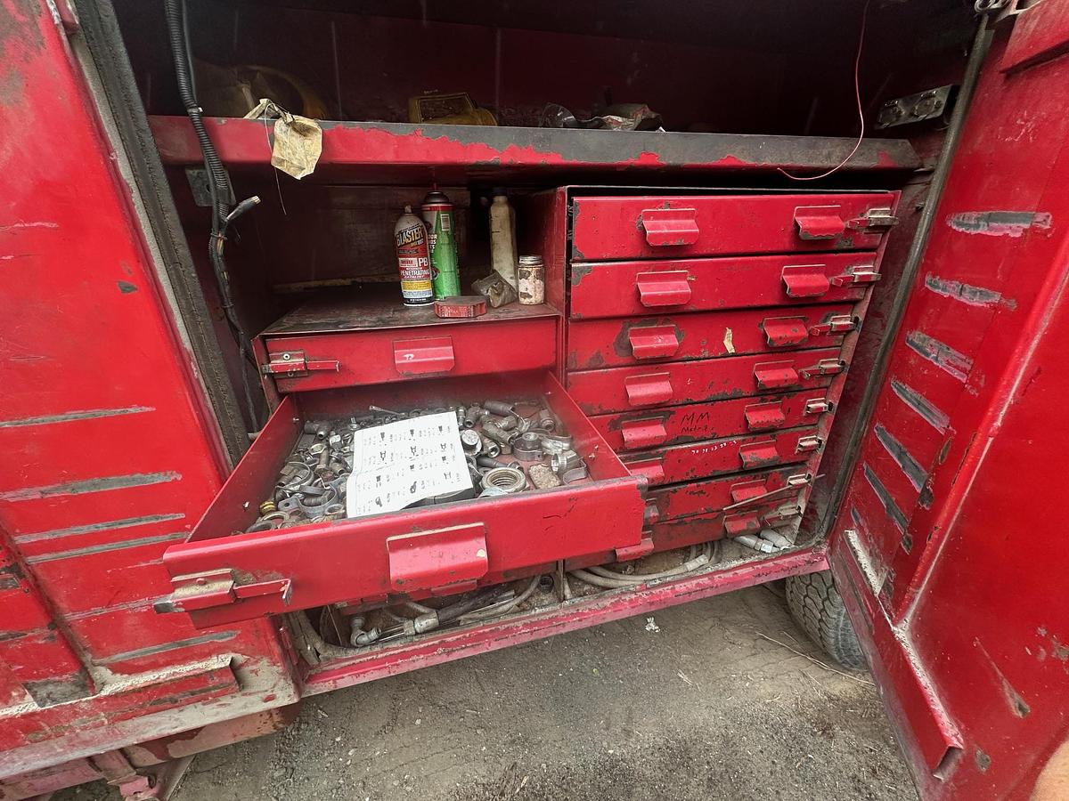 Used 2001 INTERNATIONAL 4700 Service Truck