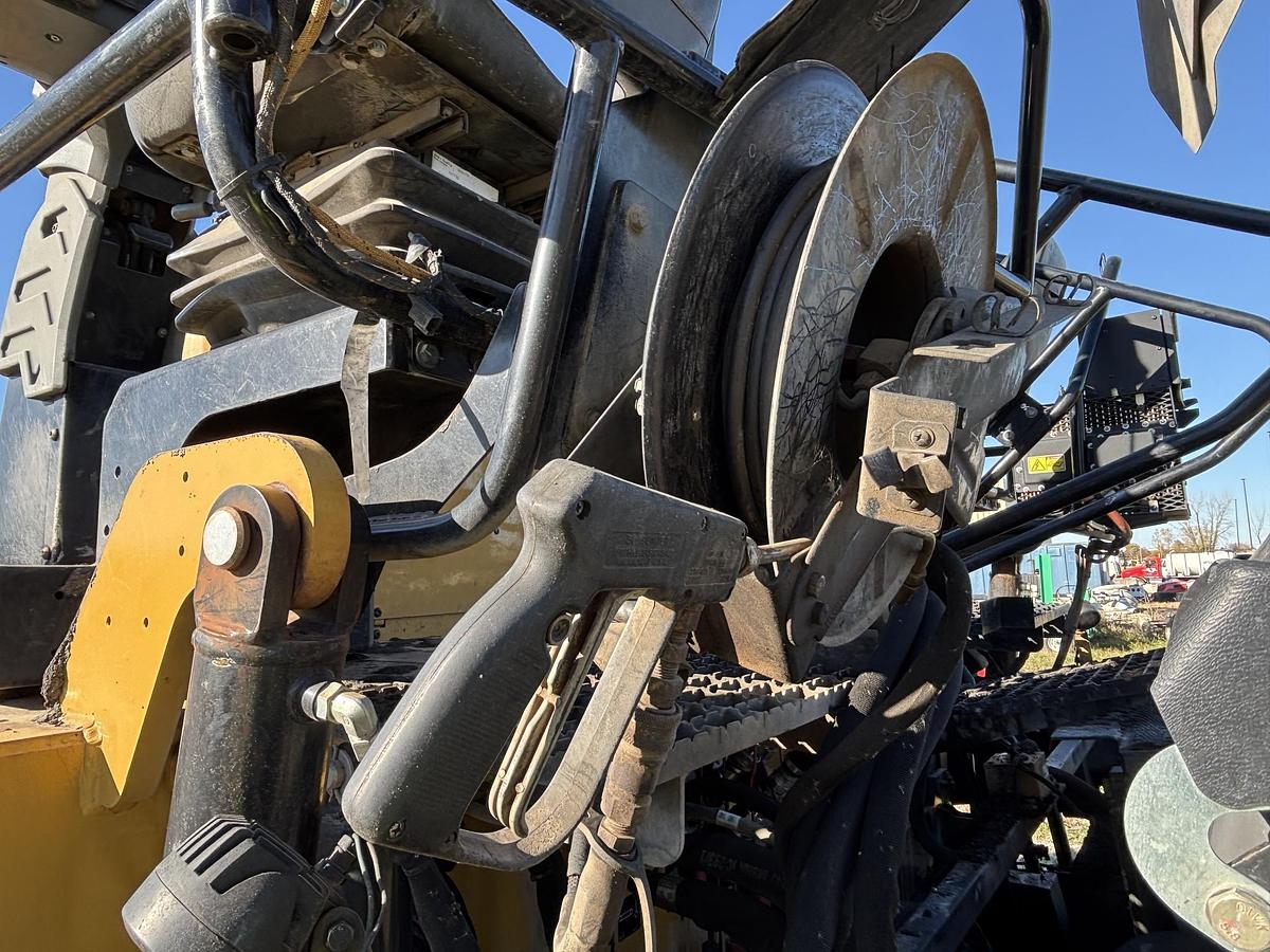 Used 2019 CATERPILLAR AP1000F