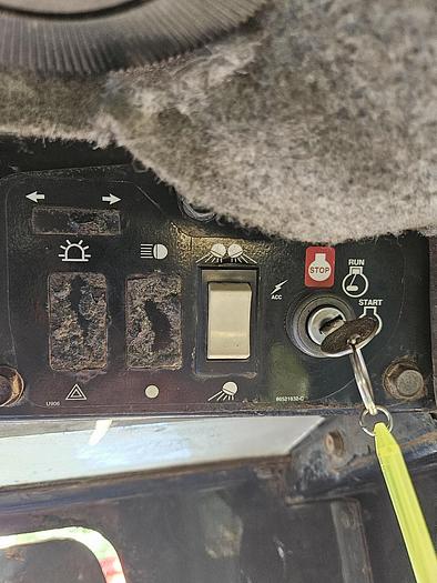 Used 1999 NEW HOLLAND LX885