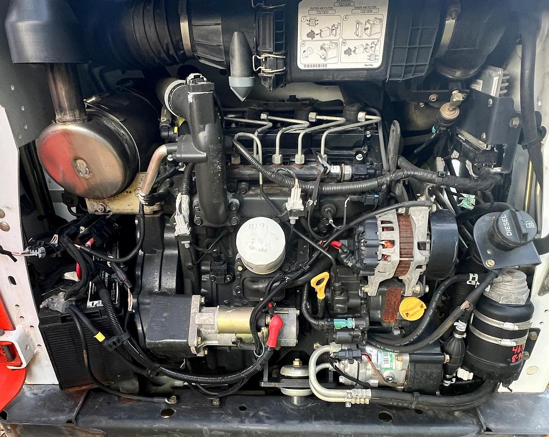 Used 2015 BOBCAT s570