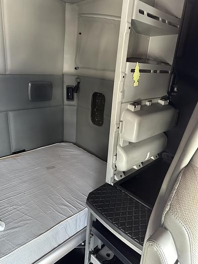 Used 2017 KENWORTH T680