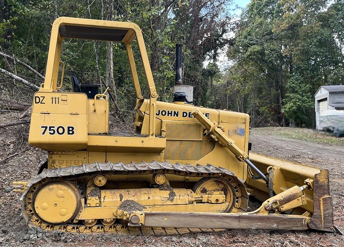 Used 1985 DEERE 750B