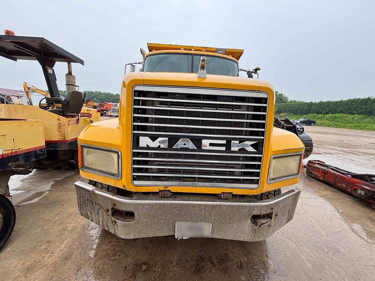 Used 1995 MACK CL713