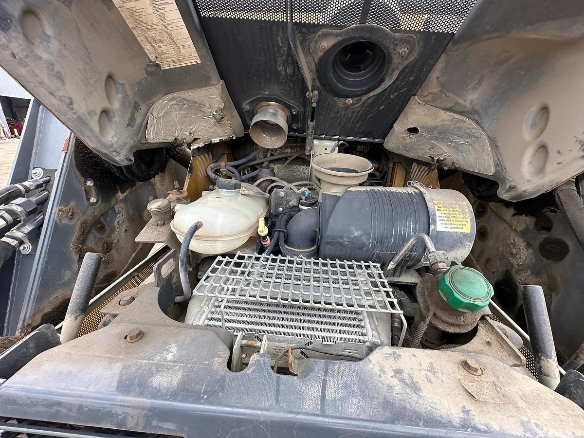 Used 2017 DEERE 332G