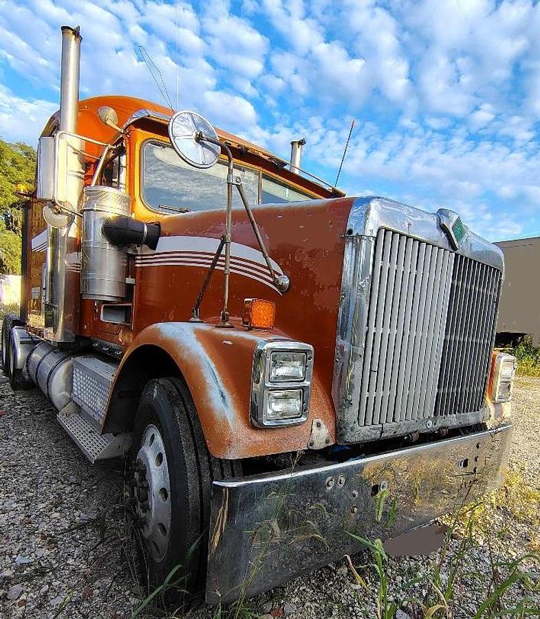 Used 1998 INTERNATIONAL 9300