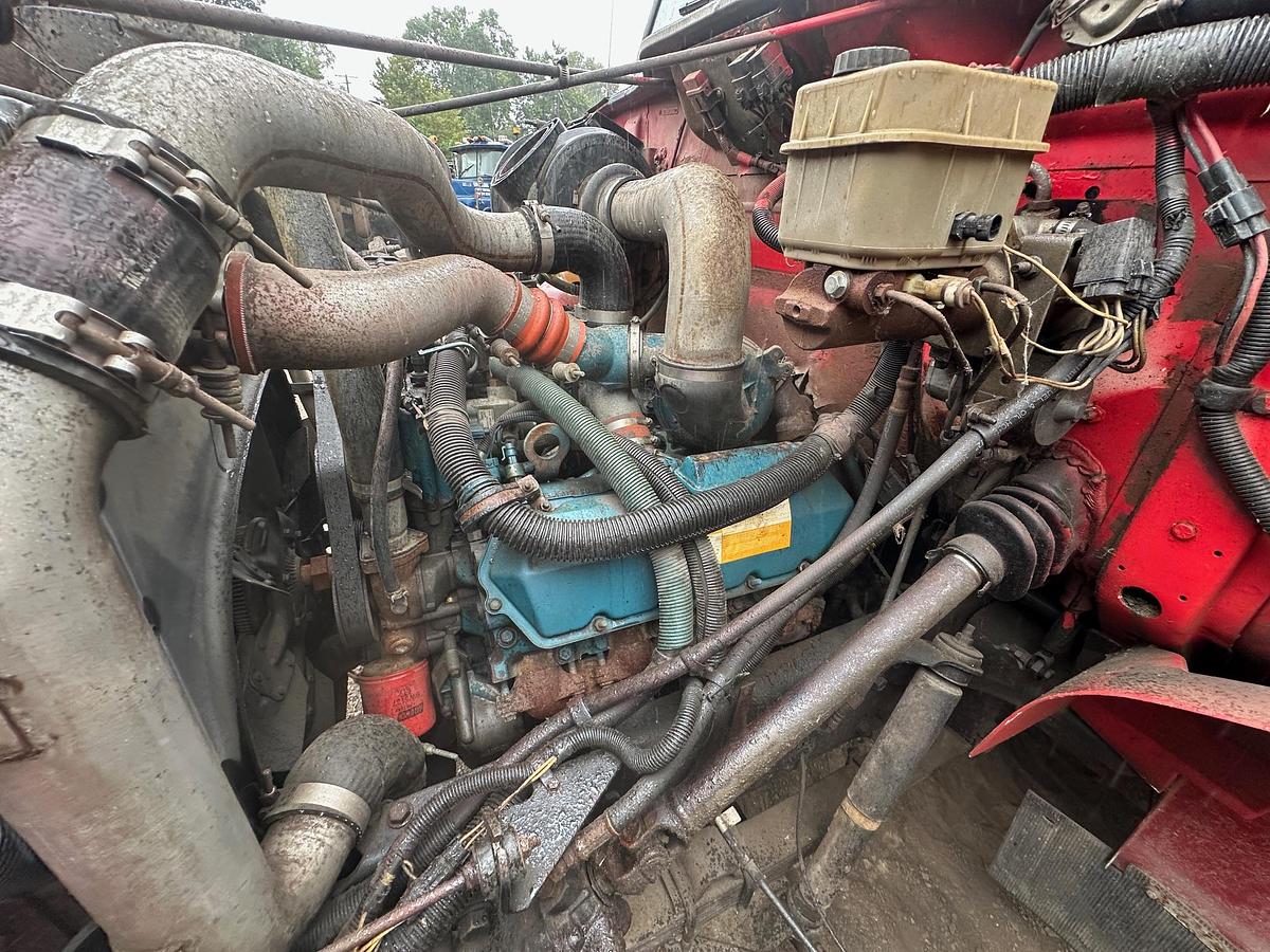 Used 2001 INTERNATIONAL 4700 Service Truck