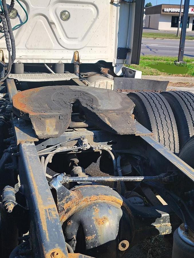 Used 2012 FREIGHTLINER Cascadia