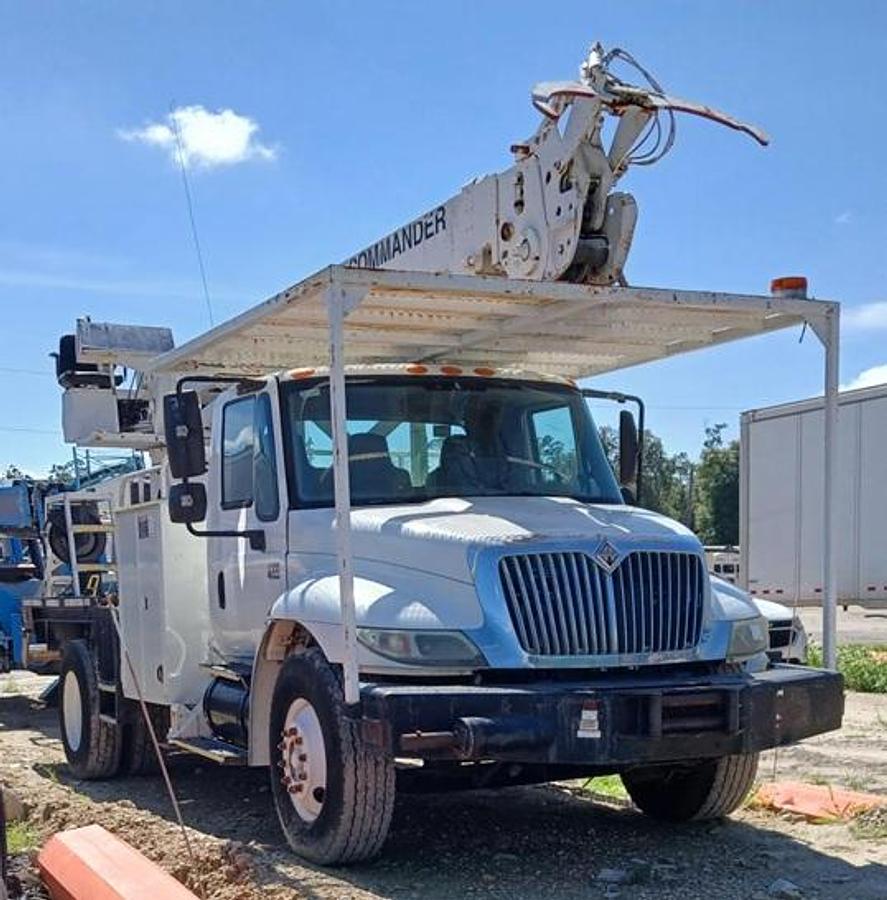 Used 2002 INTERNATIONAL 4300
