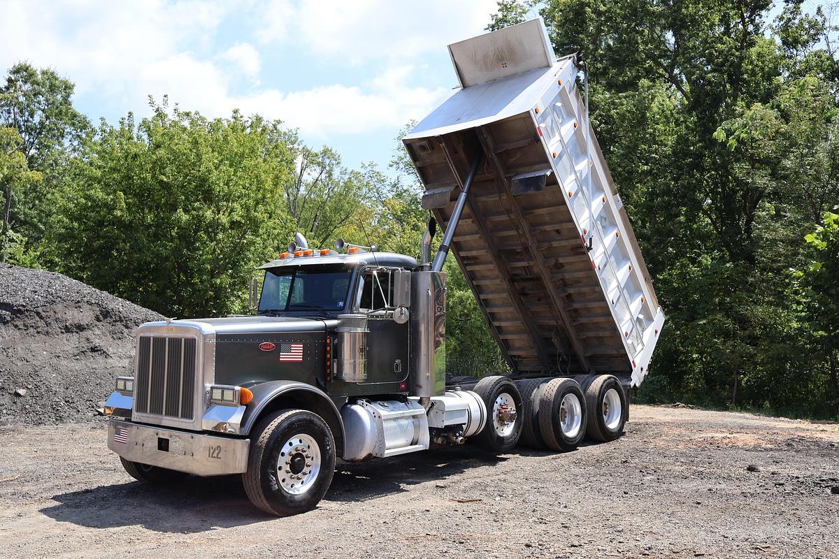 Used 2001 PETERBILT 379