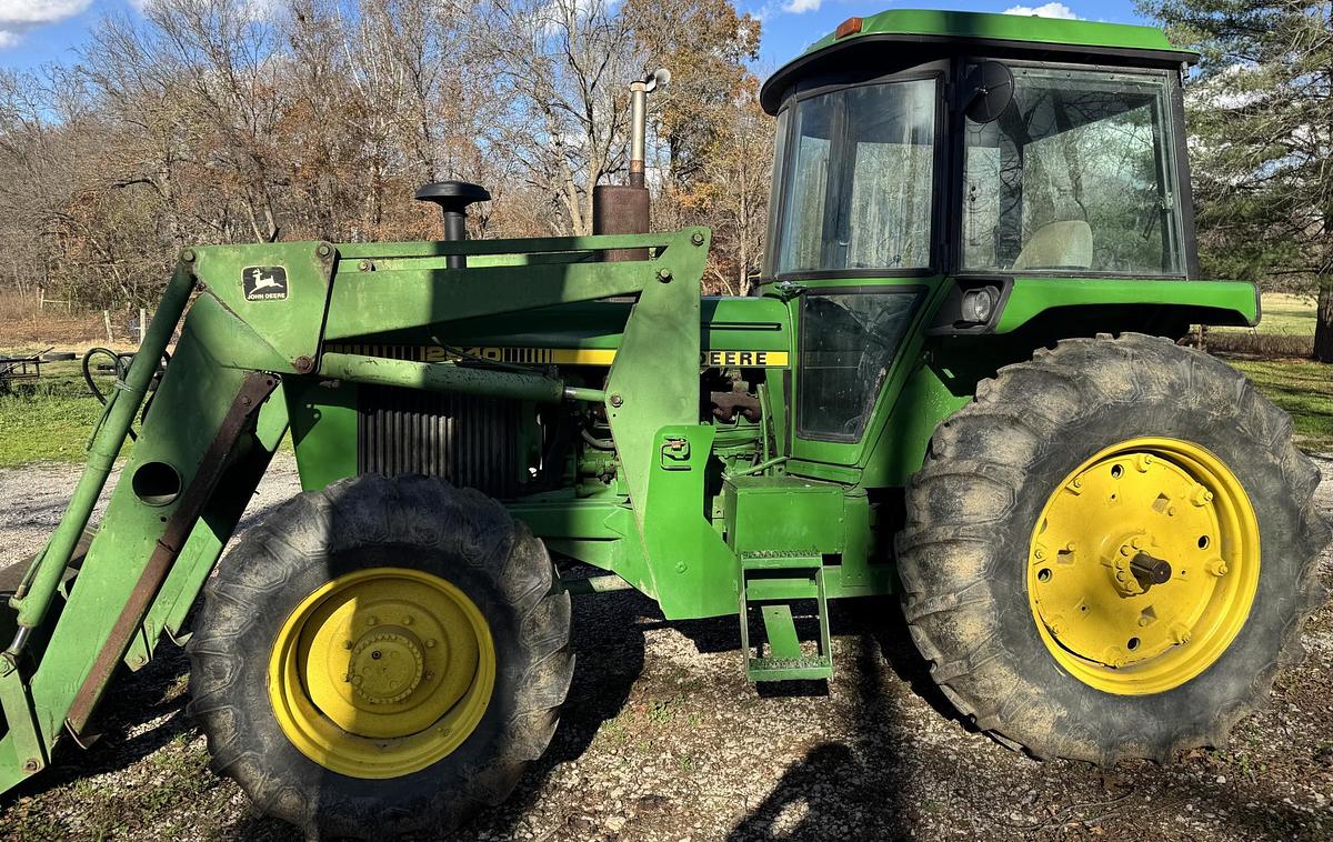 Used 1982 JOHN DEERE 2940