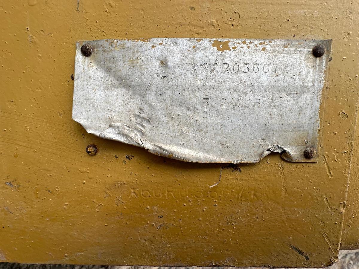 Used 1999 CATERPILLAR 320B L