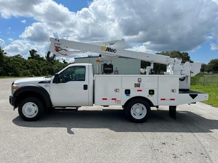 Used Altec AT40G Bucket Boom on 2015 Ford F550 Reg Cab Utility Truck - C46671