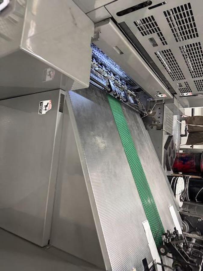 Used 2011 Komori GL40 HUV (6/C with Aqueous Coater)