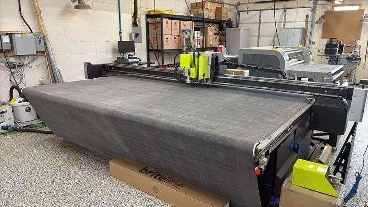 Used Thursday, February 12, 2026, 10:00 AM (CT) - Hersteller May Printing & Embroidery