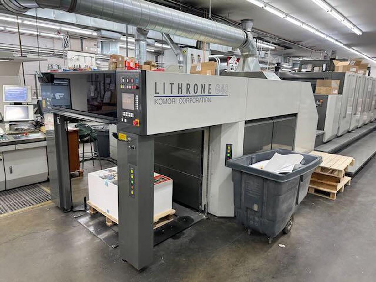 Used 2011 Komori GL40 HUV (6/C with Aqueous Coater)
