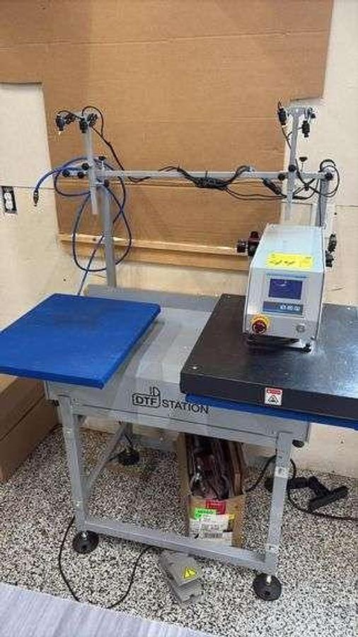 Used Thursday, February 12, 2026, 10:00 AM (CT) - Hersteller May Printing & Embroidery