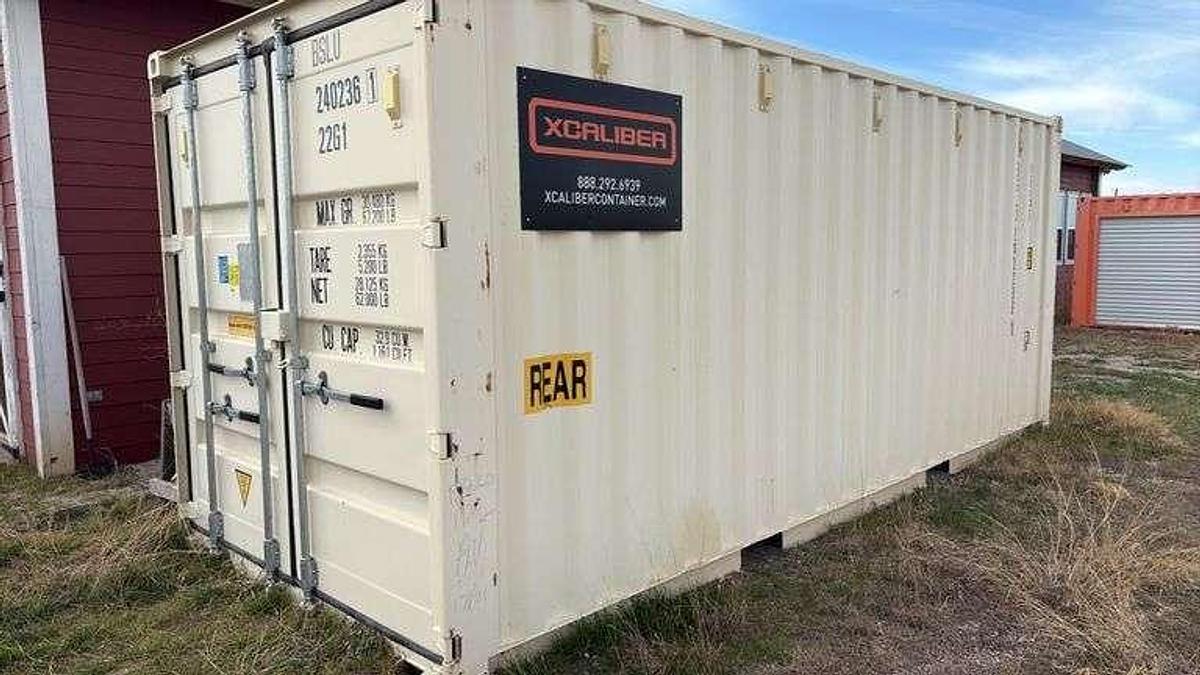 Used Thursday, February 12, 2026, 10:00 AM (CT) - Hersteller May Printing & Embroidery