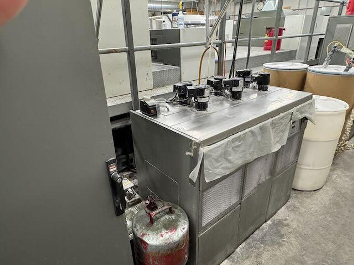 Used 2004 Komori LS40 (6/C with Aqueous Coater)