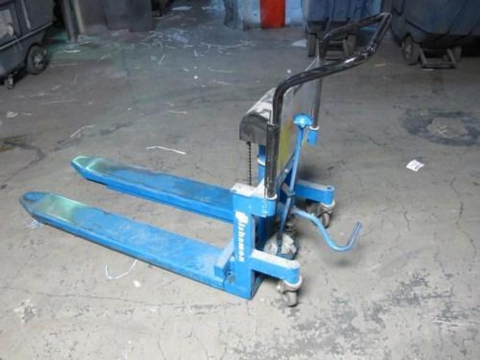 Used Thursday, August 19, 2012 11:00 AM (ET), Color Web