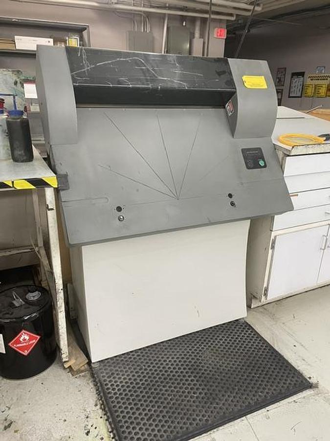 Used 2005 Komori L528 5-Color Sheetfed Printing Press