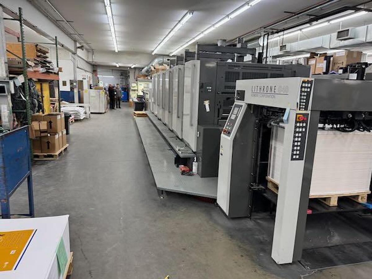 Used 2011 Komori GL40 HUV (6/C with Aqueous Coater)