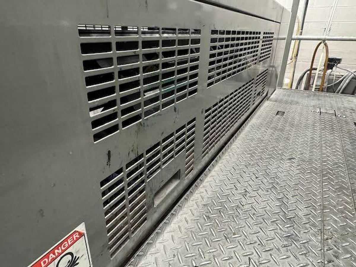 Used 2004 Komori LS40 (6/C with Aqueous Coater)