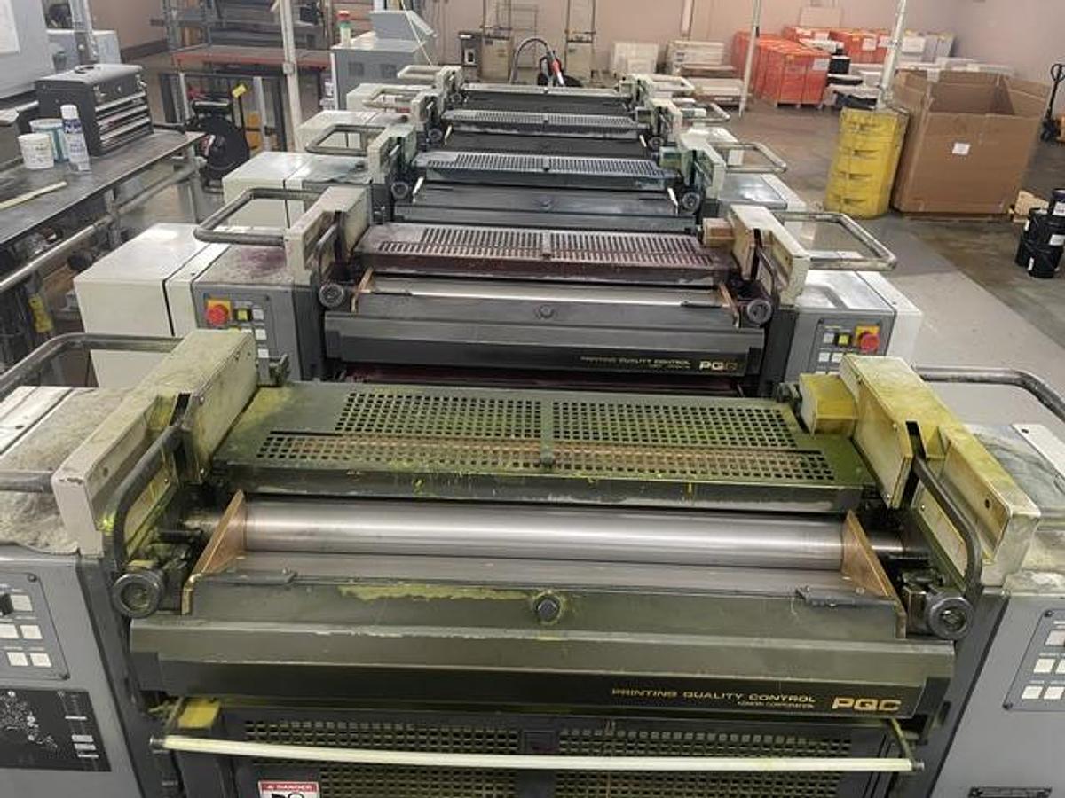 Used 2005 Komori L528 5-Color Sheetfed Printing Press