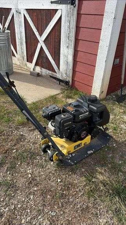 Used Thursday, February 12, 2026, 10:00 AM (CT) - Hersteller May Printing & Embroidery