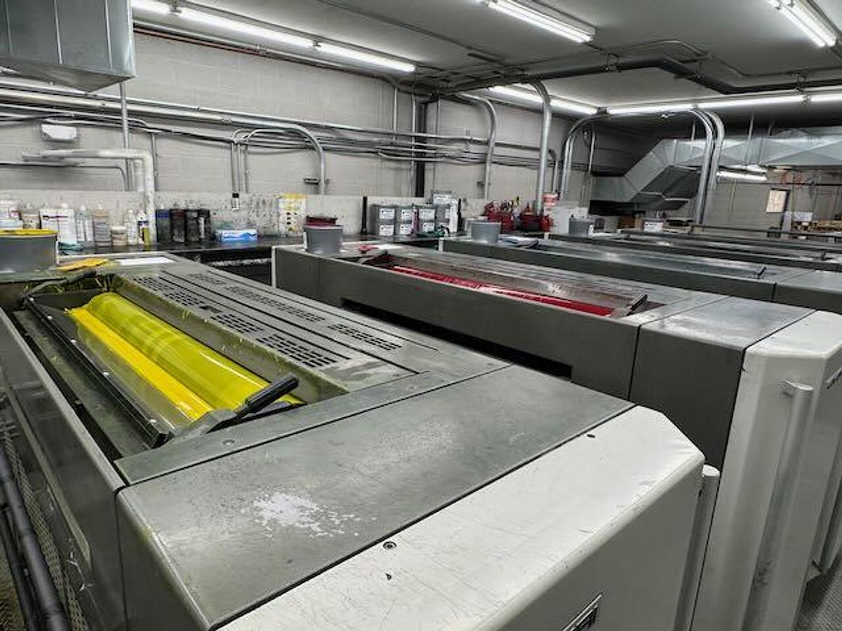 Used 2004 Komori LS40 (6/C with Aqueous Coater)